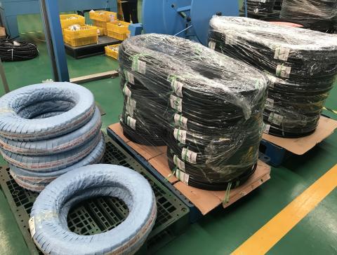 Rubber material can be bent, flexible, water and oil resistant, high temperature and high pressure h